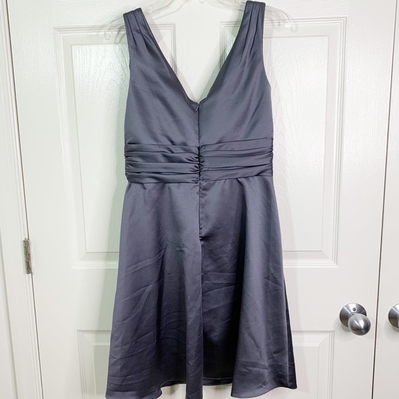 NWT David’s Bridal Sleeveless Satin V-Neck Dress Pewter Women’s Sz 8 - Picture 3 of 7